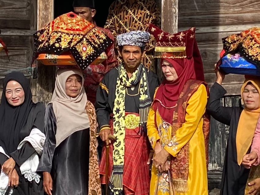 Prosesi malewakan gelar adat Muhamad Syukur, S.Pd.I Dt. Godang Rajo.